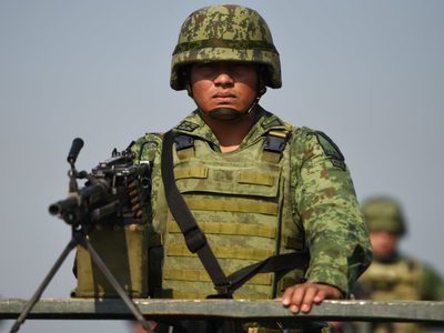 Ejército desarma a policía de Rosarito para revisar "muestreo de huellas"