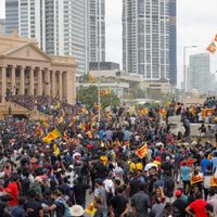 Crisis en Sri Lanka: el primer ministro ofrece su renuncia, pero aún no hay rastros del presidente