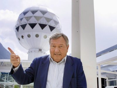 Muere a los 90 años Erich von Däniken, escritor suizo que impulsó la arqueología alienígena