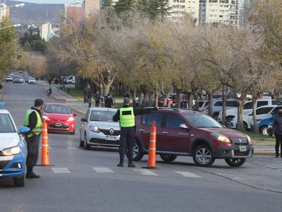 El Gobierno no impondrá restricciones en el tránsito nocturno de Neuquén