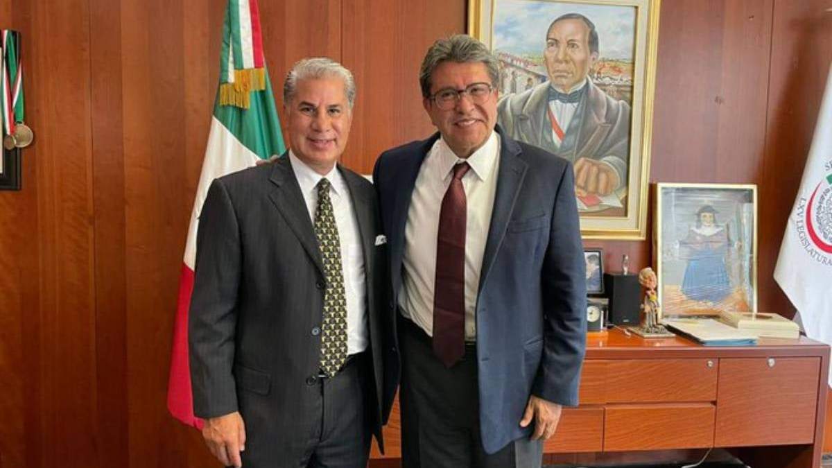 Alejandro Díaz Durán (izquierda) sustituto de Ricardo Montreal