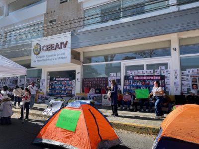 Colectivos de búsqueda protestan en Veracruz; toman instalaciones de la Comisión Estatal de Víctimas