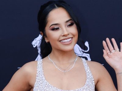 ¡Nivel desbloqueado! Becky G totalmente al natural ¡Nunca la viste así!