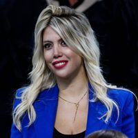 “Me veo bien”: Wanda Nara se lució en su nuevo y lujoso automóvil, y causó furor