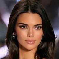 "¡Encantada!" Sorprenden a Kendall Jenner con una inesperada propuesta ¿¡Habrá boda!?
