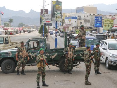 Arabia Saudita lanza ataques aéreos contra separatistas respaldados por Emiratos en Yemen