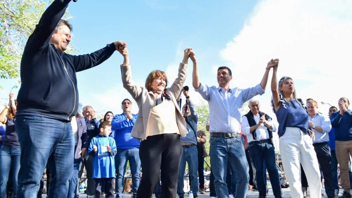 Koopmann y Pechén serán los candidatos de la lista Azul del MPN. Fuente: (Facebook)