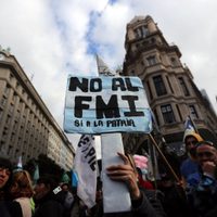 “Vamos a recibir al FMI con el pueblo en las calles”, advirtieron la ATE y la CTA Autónoma