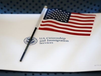 La nueva medida migratoria de Trump complica el camino hacia la green card