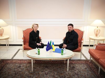 Von der Leyen reitera su apoyo a Ucrania durante su reunión con Zelenski
