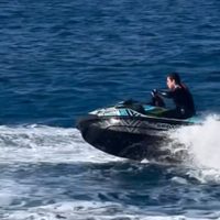 Moto acuática y velocidad: Colapinto de vacaciones