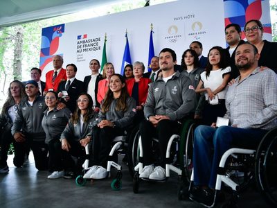 El gobierno de Francia rinde homenaje a medallistas olímpicos mexicanos