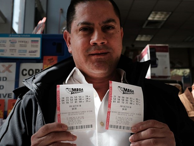Bolsa de Mega Millions con US$400 millones atrae a miles de mexicanos