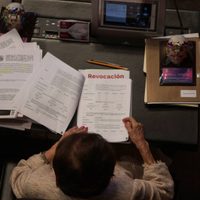 TEPFJ ordena al INE aceptar las firmas en papel para la revocación de mandato