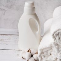 No tires la botella del suavizante y creá estas macetitas aesthetic que son todo lo que está bien