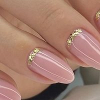 Manicura rosé: la tendencia en rosa pálido con destellos dorados que arrasa en salones de belleza