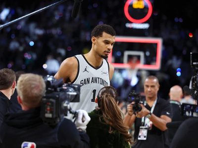 Los Knicks y los Spurs se enfrentarán el martes en la final de la Copa de la NBA
