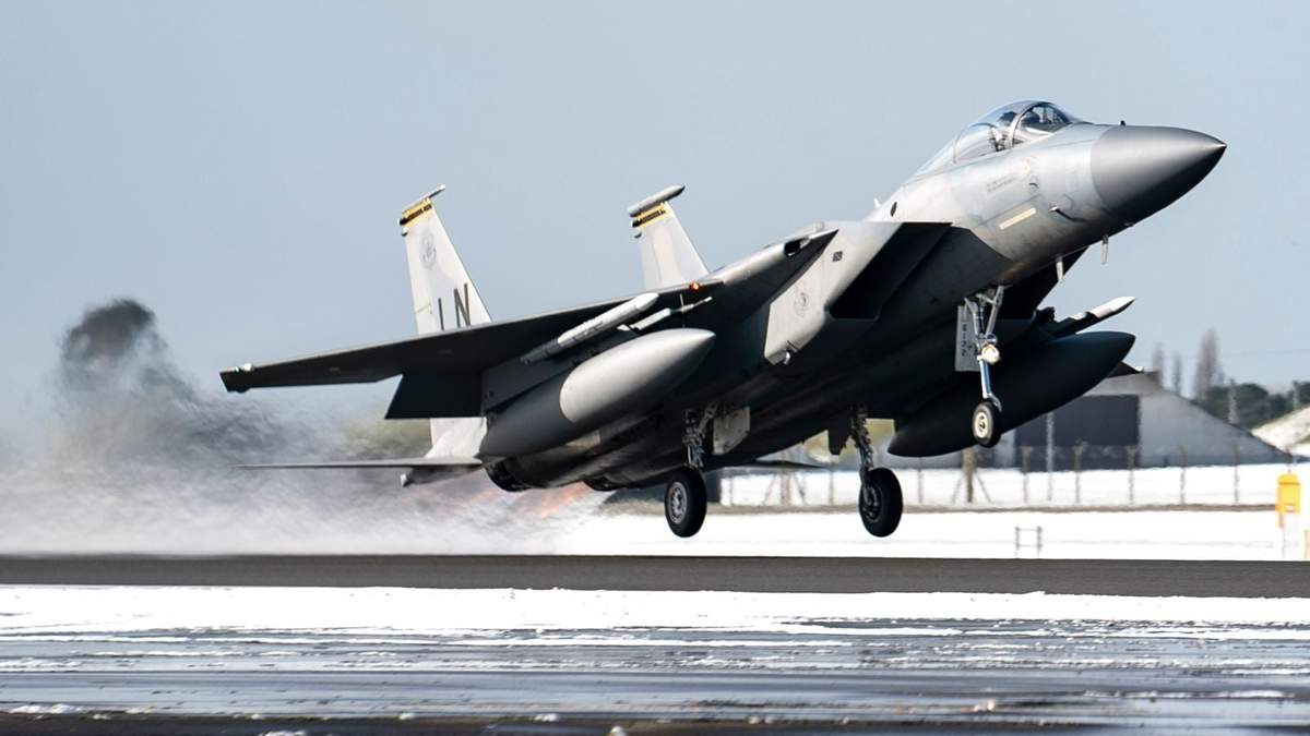 Un caza de la Fuerza Aérea de Estados Unidos