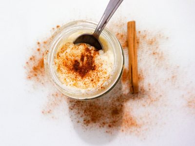 Yogurt de garbanzo: una opción saludable, sin lactosa y muy fácil de hacer para la próxima merienda