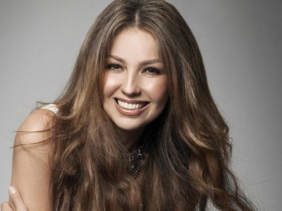 A los 48 años, Thalía demuestra que la edad no existe con este look playero