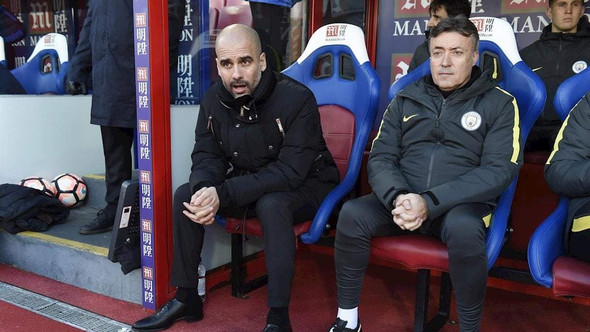 Guardiola y Domenec Torrent. Fuente: (Twitter).