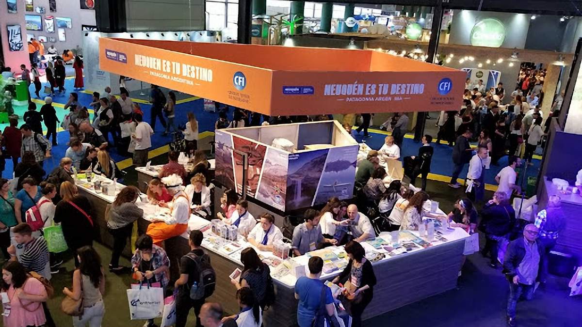 Stand de Neuquén en la Feria Internacional de Turismo. Fuente: (Twitter)