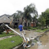 Huracán 'Harvey” se debilita, pero causa destrozos en Texas