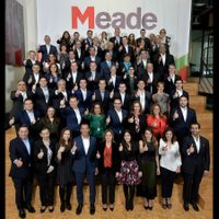 Meade presenta a su equipo de trabajo para la campaña