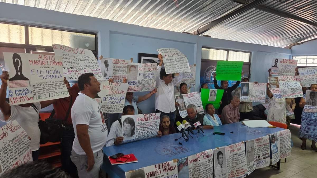 Familiares y sobrevivientes de la guerra sucia exigen justicia por las violaciones a sus derechos humanos por parte del Ejército en Guerrero
