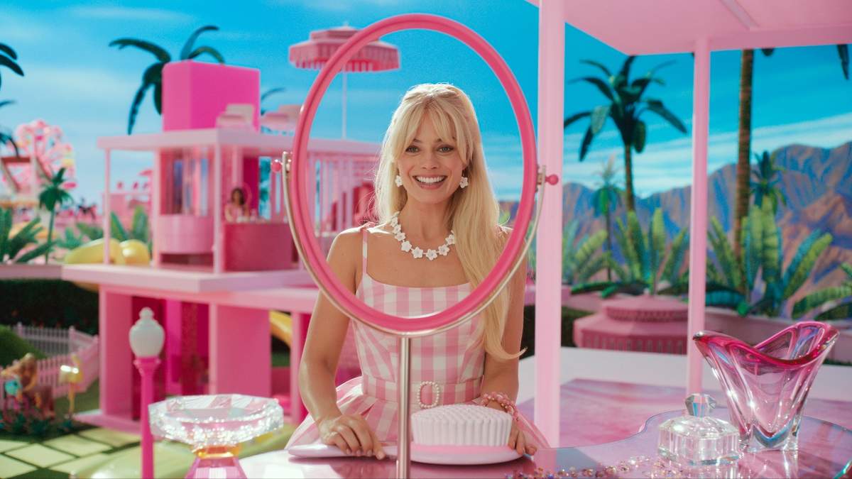 Margot Robbie en una escena de "Barbie"