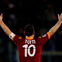 El exquisito halago de Francesco Totti a Maradona en plena pandemia de coronavirus