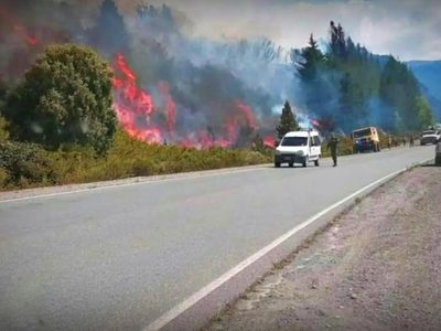 Alivio en El Bolsón: controlan un sector del incendio y hay imputados por el hecho