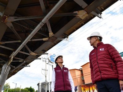 Entre gritos de “¡rateros!” y “¡se va a caer!”, Sheinbaum supervisa la Línea 12 del Metro