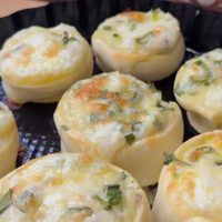 Si te sobró puré, hacé estos tremendos rolls crocantes que son todo lo que está bien para la cena