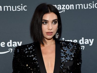 ¡No aguanto más! Dua Lipa rompió en llanto. ¿Por culpa de sus fans?