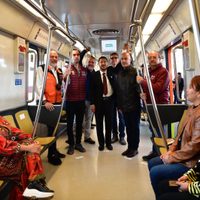 Entre protestas, reabren cinco estaciones de la Línea 12 del Metro (Video)