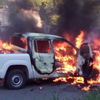 Ejecutan y queman a cuatro agentes de la PGR en Zihuatanejo (Video)