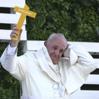 Tras pifia de Loretta Ortiz, AMLO formaliza invitación al Papa a participar en el proceso de paz