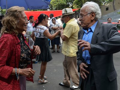 Recital de "joyas" mexicanas en el kiosco de la Alameda Central