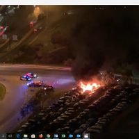 NL: incendian seis vehículos en agencia de San Pedro; es el segundo caso en un mes (Video)