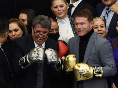 Monreal presume que “Canelo” le enseñó “ganchos letales” rumbo al 2024
