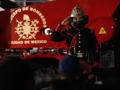 CDMX destinará 115 mdp para compra de uniformes y equipamiento de bomberos