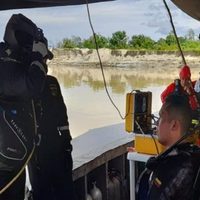 Un muerto y seis desaparecidos tras el naufragio de una embarcación con migrantes en la frontera de Colombia