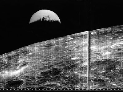 Se cumplen 57 años de la primera foto de la Tierra desde la Luna