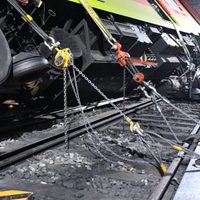 Metro Tacubaya: desacoplan tren y suman 200 personas en maniobras