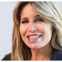 ¡No hay otra igual! Flor Peña promociona un insólito producto de esta divertida manera. ¡Mirá!