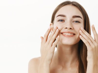 Trucos de belleza para que el rostro no revele el cansancio de fin de año