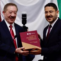 Batres entrega el cuarto informe de Sheinbaum al Congreso de la CDMX