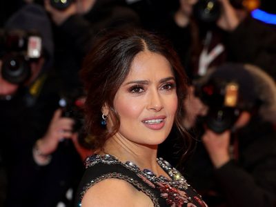 ¡Estupenda! Salma Hayek deslumbró a todo Berlín con su vestido Gucci