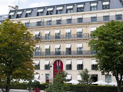 Cómo es el lujoso hotel en el que se hospeda Mauricio Macri en Francia